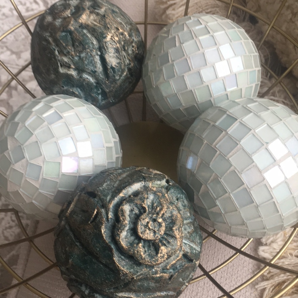 Decorative balls home accent - Picture 4 of 7
